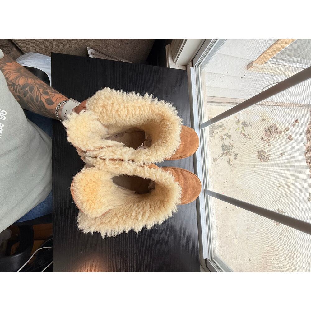 UGG Australia Bailey Button Chestnut Sheepskin Boots Women’s Size 9 - Picture 10 of 14